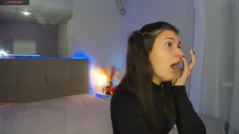 Laura online show from October 21, 5:19 am