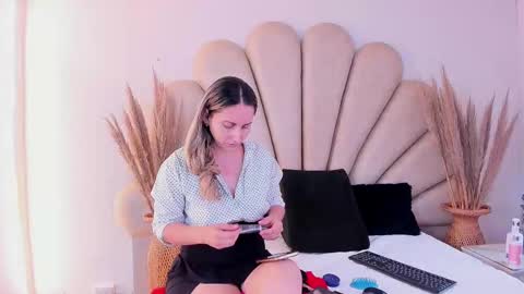   online show from October 17, 1:03 pm