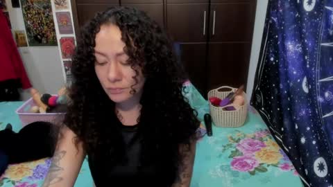 Snapshot of laura_anal_ chatting on April 29, 5:52 pm Wen online show from April 29, 5:52 pm
