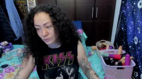 Snapshot of laura_anal_ chatting on May 6, 9:42 pm Wen online show from May 6, 9:42 pm