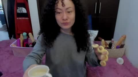 Snapshot of laura_anal_ chatting on May 20, 2:01 pm Wen online show from May 20, 2:01 pm