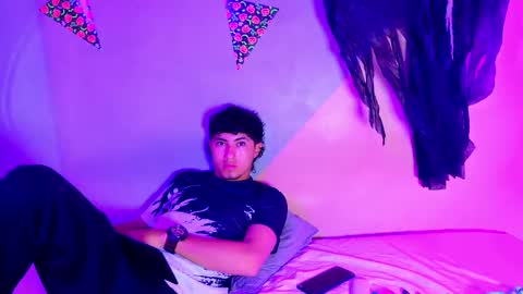 laura_and_kevin online show from October 28, 1:36 pm