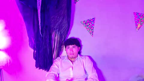 laura_and_kevin online show from October 31, 2:07 pm