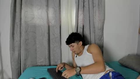 laura_and_kevin online show from December 4, 9:56 pm