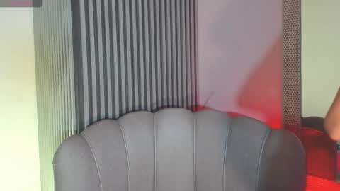 Snapshot of laura_aristizabal_19 chatting on October 10, 11:31 am Laura online show from October 10, 11:31 am