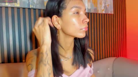 Laura online show from December 22, 12:46 pm