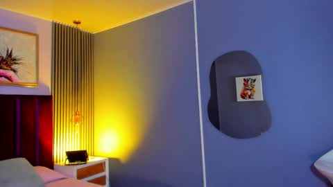 Laura online show from April 15, 7:58 pm