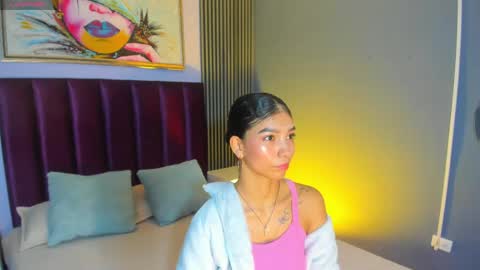 Laura online show from April 24, 12:18 pm