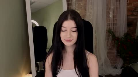 Laura online show from December 24, 8:49 pm