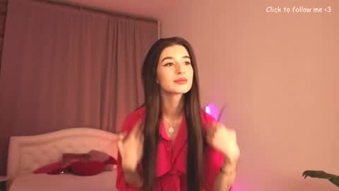 Laura online show from November 12, 7:46 pm