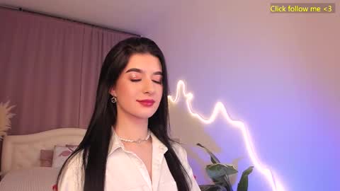 Laura online show from March 18, 8:45 pm