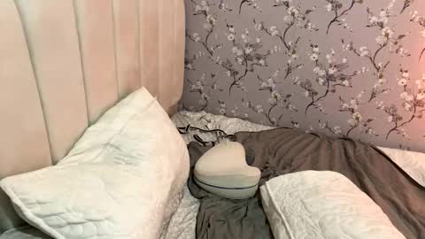 laura online show from February 9, 5:29 am