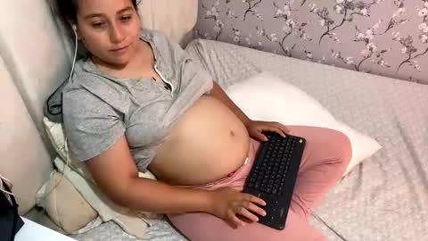 laura online show from February 22, 6:50 am