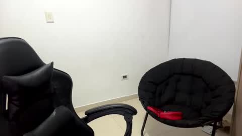 laura online show from December 2, 1:00 am