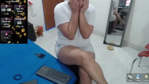 laura_foxx2379 online show from September 12, 4:40 pm