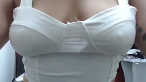 Snapshot of laura_hotyy chatting on September 12, 1:22 pm  Laura  online show from September 12, 1:22 pm