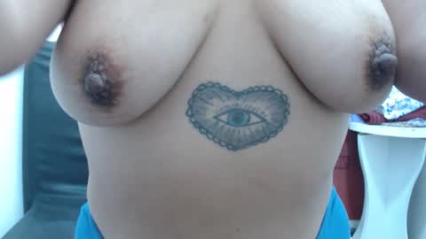 Snapshot of laura_hotyy chatting on October 24, 2:24 pm  Laura  online show from October 24, 2:24 pm
