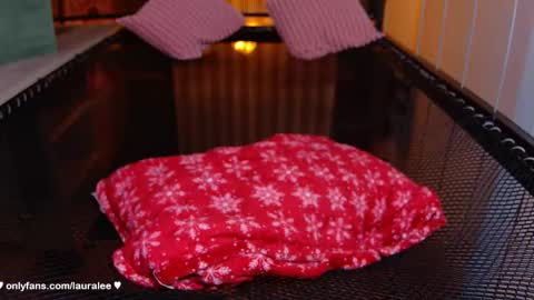 Snapshot of laura_lee chatting on February 7, 2:04 am Laura Lee. online show from February 7, 2:04 am