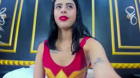 L A U R A online show from December 4, 12:03 pm