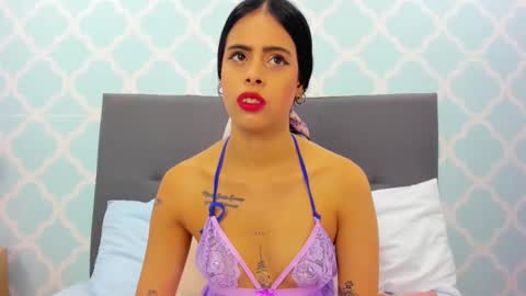 L A U R A online show from January 14, 12:11 pm