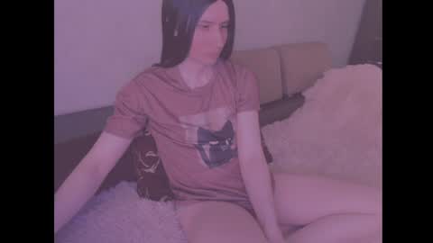 Snapshot of laura_night_byte chatting on July 5, 6:42 am laura_night_byte online show from July 5, 6:42 am