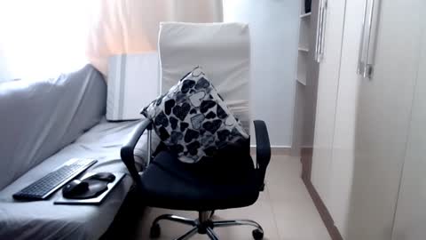 Laura online show from February 2, 8:30 pm