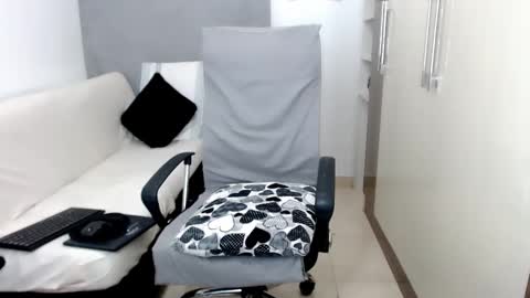 Laura online show from March 2, 2:41 am