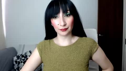 Snapshot of laura_pervert_ chatting on June 9, 10:10 pm Laura online show from June 9, 10:10 pm