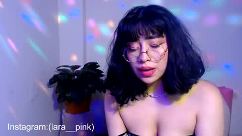 laura_pink01 online show from January 18, 5:52 am
