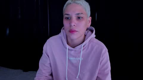 Laura Rose online show from September 12, 6:19 pm