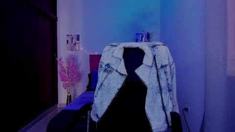 Laura Rose online show from September 29, 2:22 pm