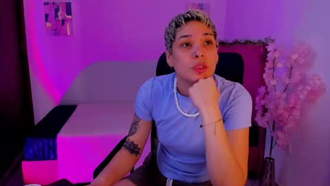 Laura Rose online show from November 5, 5:57 pm