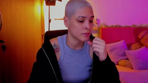 Laura Rose online show from March 30, 8:43 pm