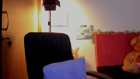 Laura Rose online show from April 15, 4:19 am