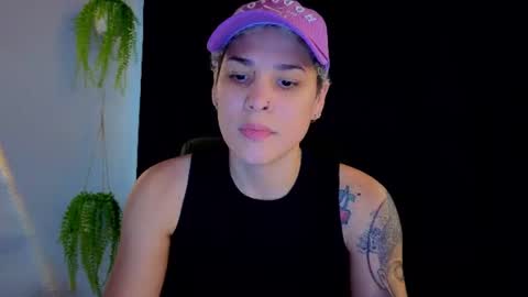 Snapshot of laura_r23 chatting on July 13, 7:16 pm Laura Rose online show from July 13, 7:16 pm