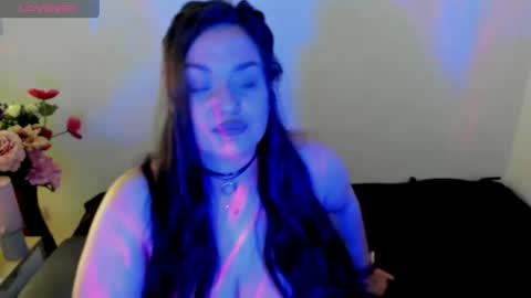 Laura online show from May 12, 6:49 pm