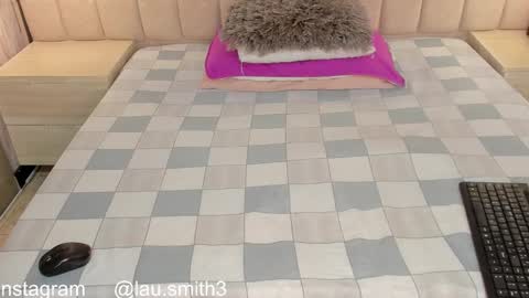 laura online show from December 15, 12:53 pm