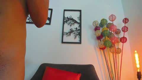 LAURA SOE online show from January 17, 4:26 pm