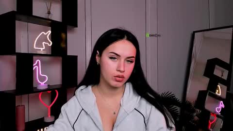 laura_sween online show from October 24, 7:43 pm