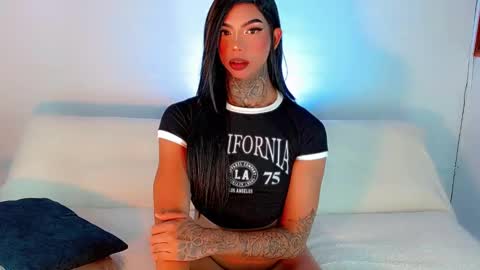 Laura online show from February 22, 11:46 pm