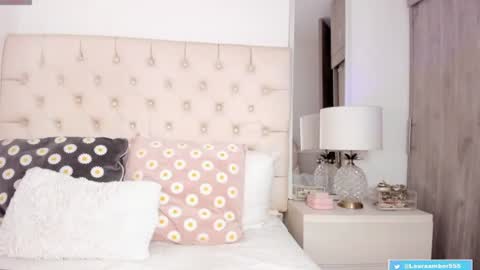 LAURA  online show from July 17, 11:39 am