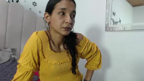 Laura online show from May 11, 1:28 pm