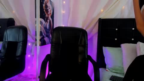 Laura Blue online show from October 20, 9:48 pm