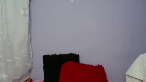 lauracb          online show from January 1, 5:01 am