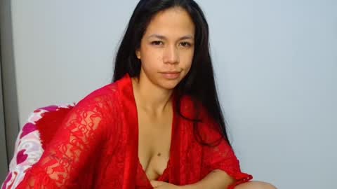 lauracb          online show from October 12, 8:46 am