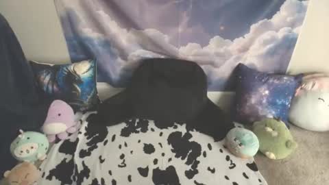 LauraChan online show from March 9, 1:20 am