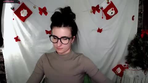 Snapshot of lauradre_ chatting on January 5, 11:48 am Laura online show from January 5, 11:48 am