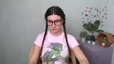 Laura online show from January 10, 4:14 am