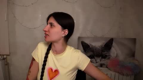Snapshot of lauradre_ chatting on May 21, 8:10 am Laura online show from May 21, 8:10 am