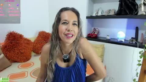 Snapshot of laurafarrely chatting on April 18, 4:05 am Laura online show from April 18, 4:05 am